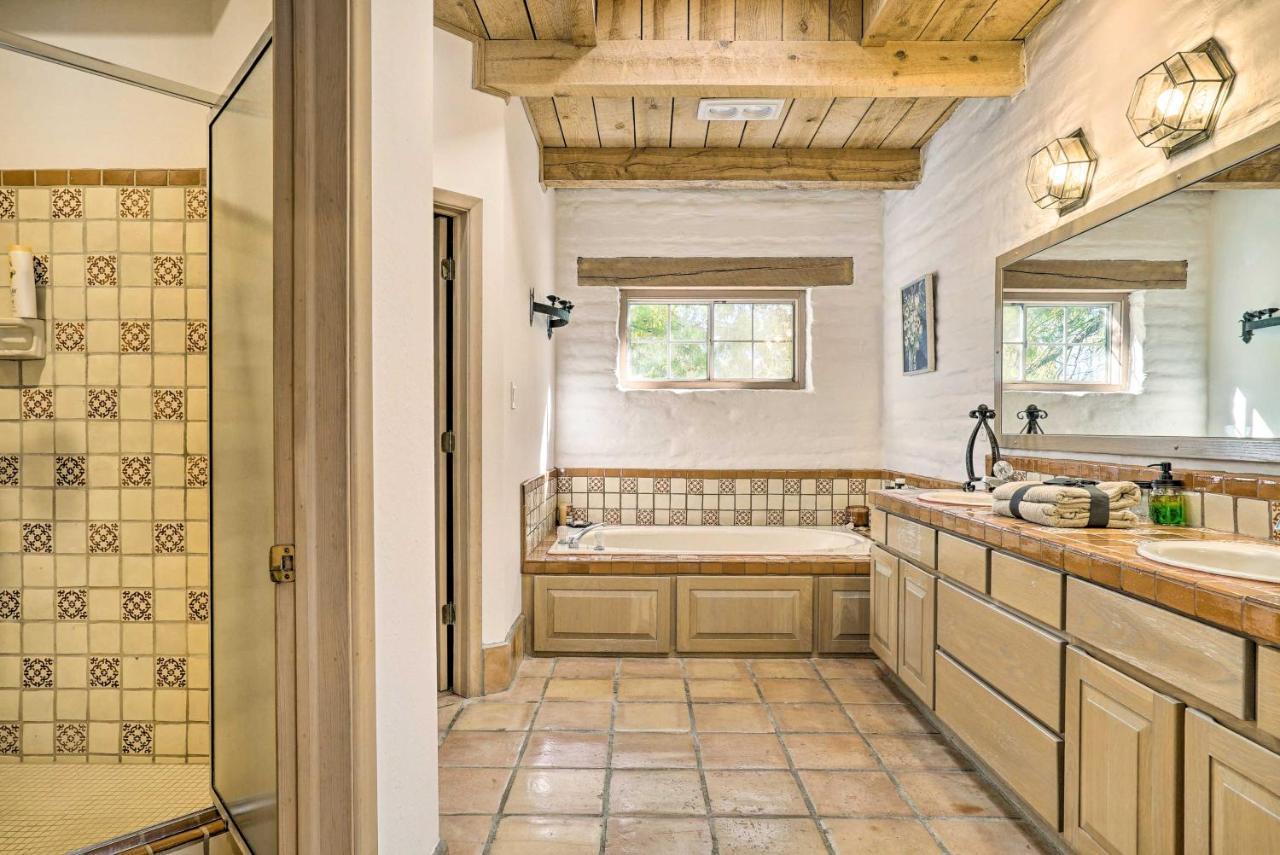 Las Cruces Home La Casa Blanca With Courtyard Εξωτερικό φωτογραφία