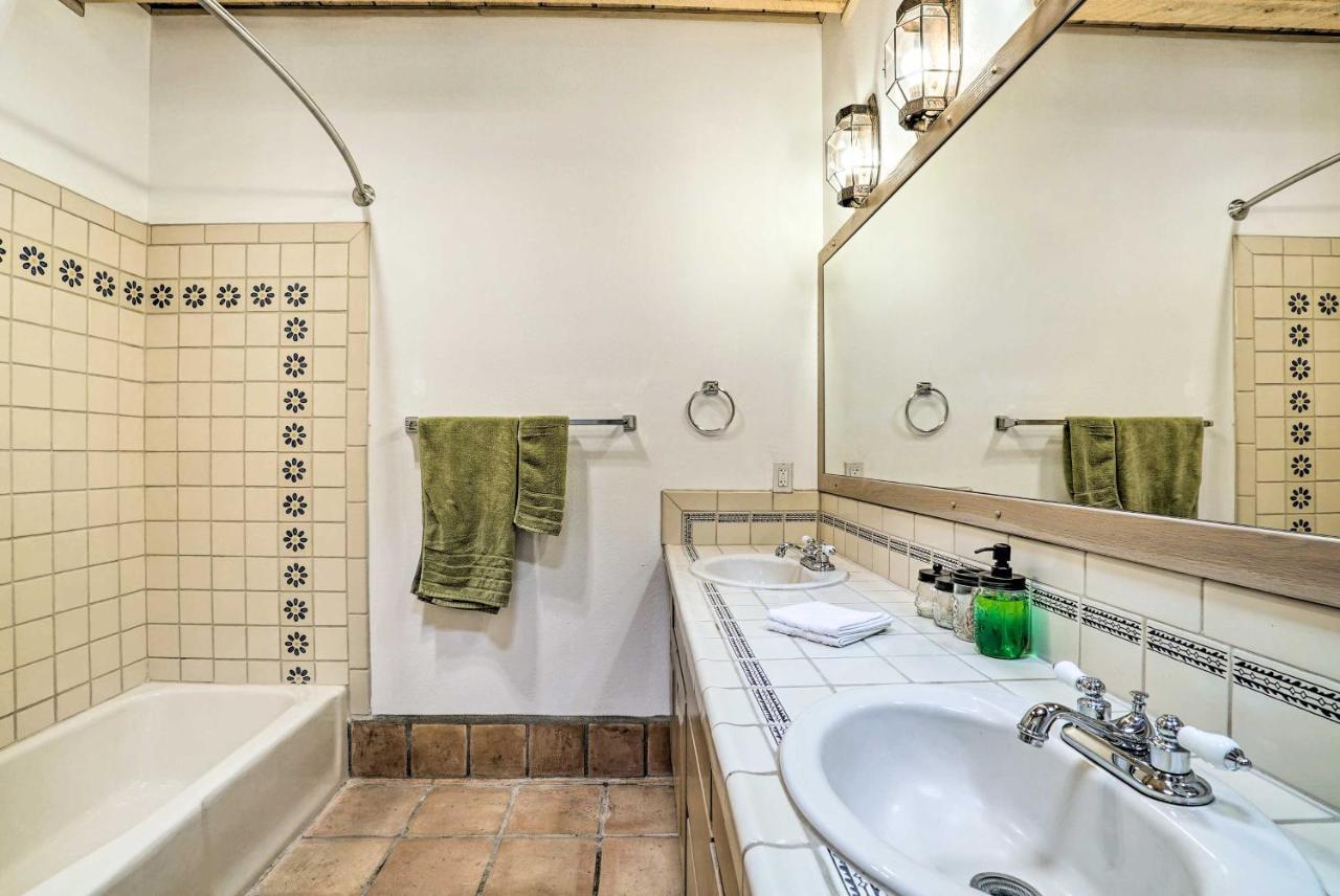 Las Cruces Home La Casa Blanca With Courtyard Εξωτερικό φωτογραφία