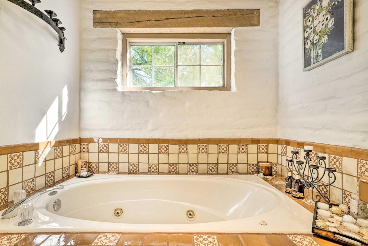 Las Cruces Home La Casa Blanca With Courtyard Εξωτερικό φωτογραφία
