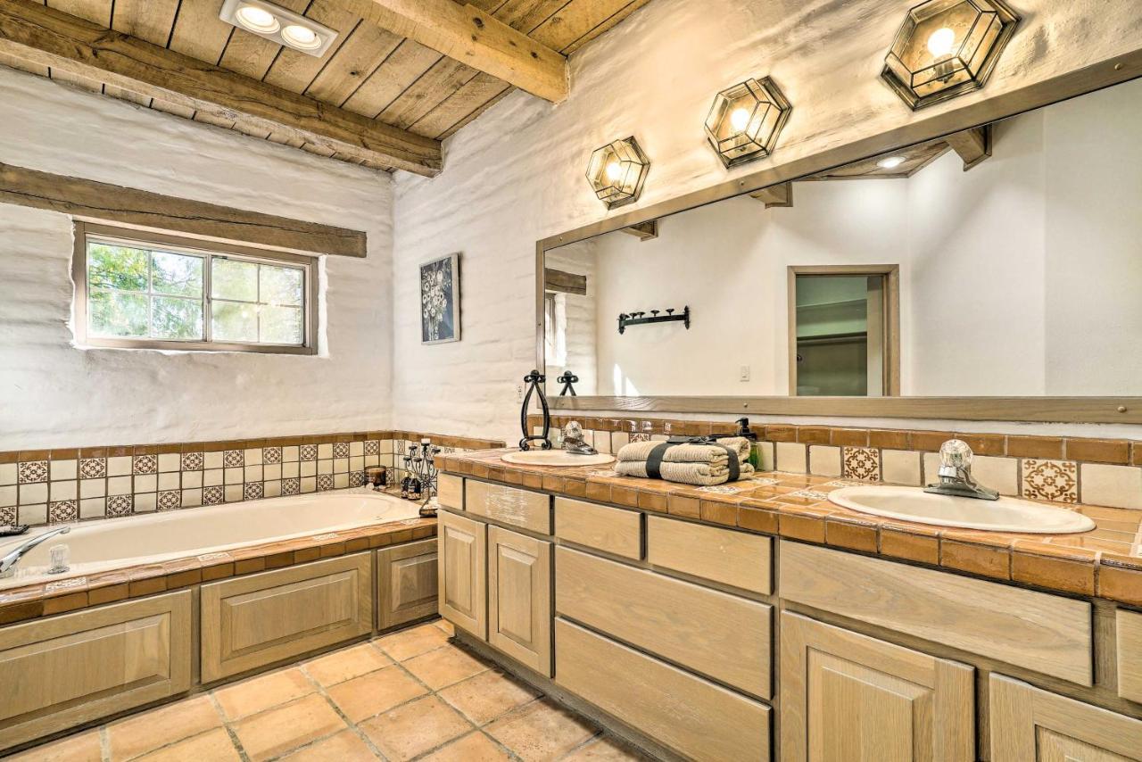 Las Cruces Home La Casa Blanca With Courtyard Εξωτερικό φωτογραφία