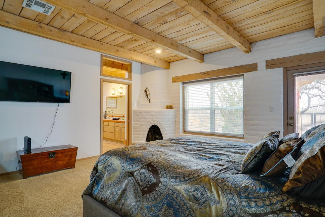 Las Cruces Home La Casa Blanca With Courtyard Εξωτερικό φωτογραφία