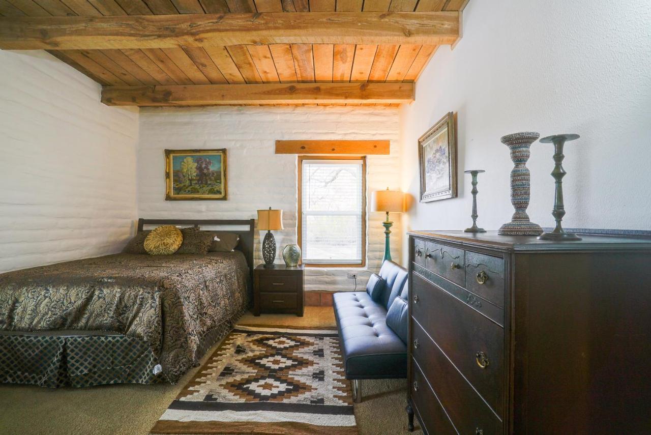 Las Cruces Home La Casa Blanca With Courtyard Εξωτερικό φωτογραφία